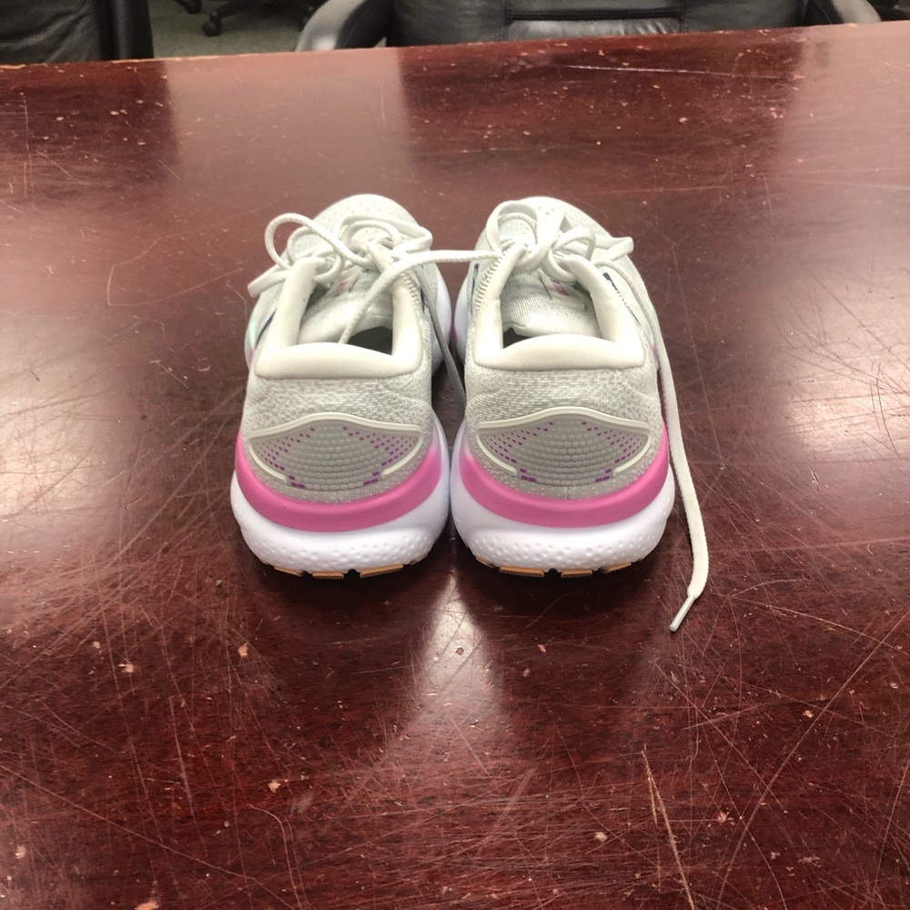 Brooks Gray and Pink Athletic Shoes for Running - Picture 3 of 7